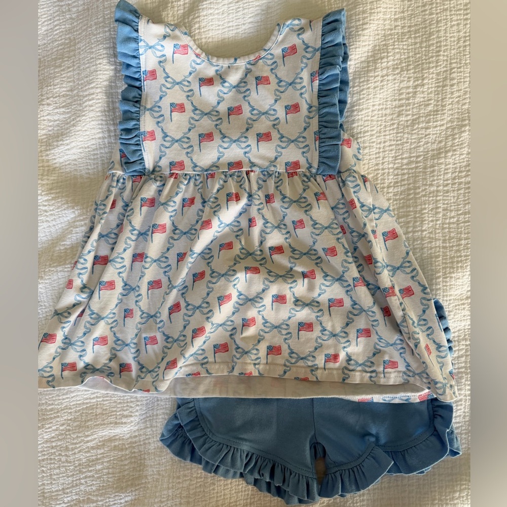 Trotter Street Kids Ruffled Flag Set, size 5